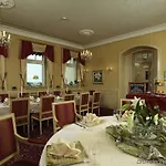 Ringhotel Schloss 4*