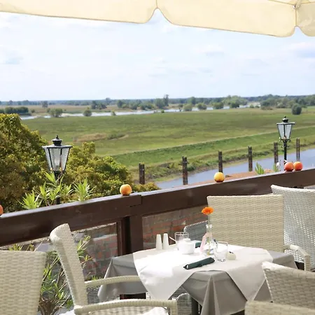 מלון Ringhotel Schloss 4*