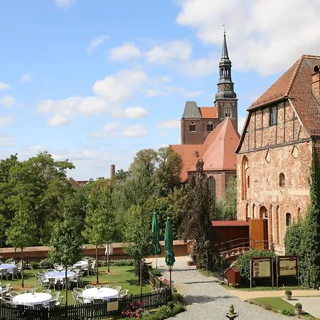 坦哲蒙城堡酒店 酒店