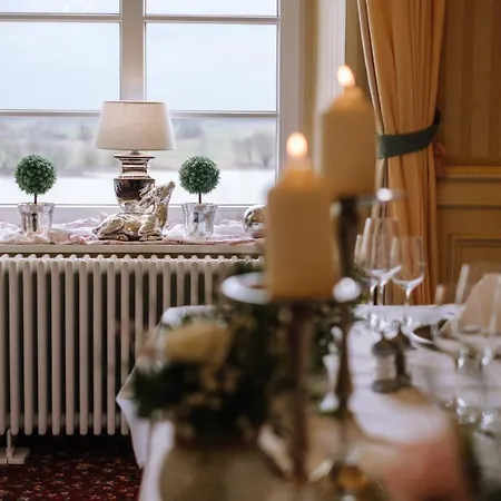 Ringhotel Schloss فندق 4*