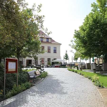 Ringhotel Schloss فندق