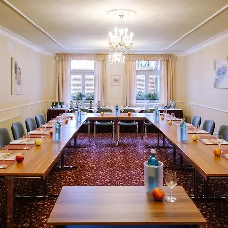 Ringhotel Schloss מלון Tangermünde