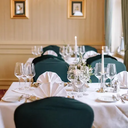 Ringhotel Schloss מלון Tangermünde