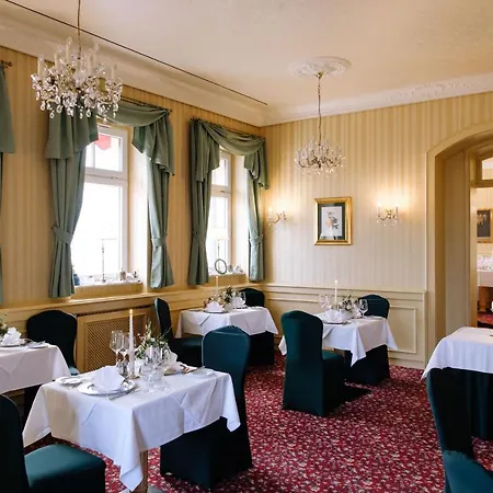Ringhotel Schloss מלון Tangermünde
