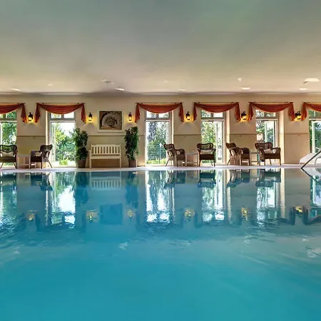 Hotel Ringhotel Schloss 4*