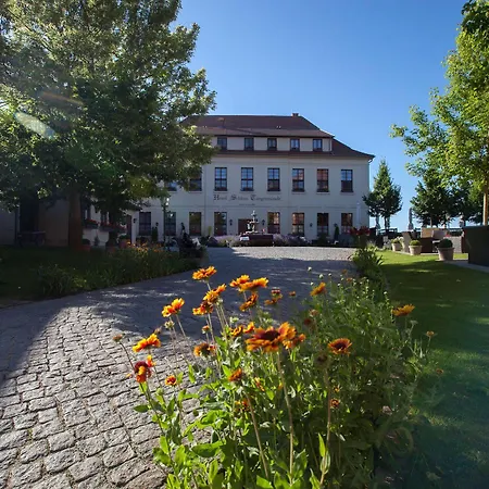 Ringhotel Schloss 4*
