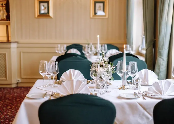 Ringhotel Schloss Отель Тангермюнде