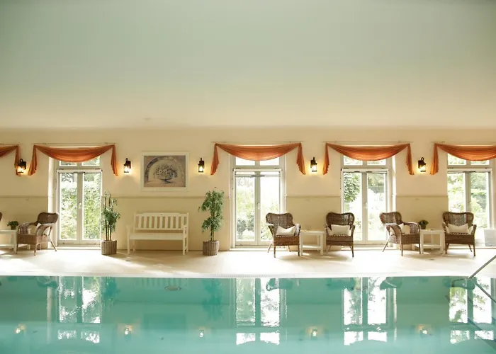 Ringhotel Schloss Отель Тангермюнде